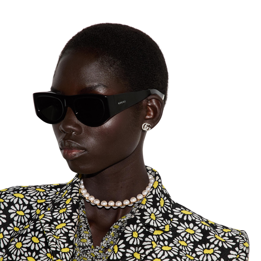 Add a refined designer touch to your jewellery collection with these authentic Gucci stud earrings. Crafted in polished silver with the signature GG motif, they deliver understated luxury with a contemporary edge.