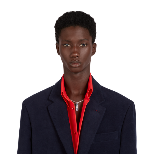 This Gucci Tag necklace combines minimalist design with signature branding, making it a timeless addition to any jewellery collection. Crafted from high-quality sterling silver, the engraved Gucci tag pendant adds a touch of understated luxury, while the adjustable chain ensures a comfortable, versatile fit for daily wear.