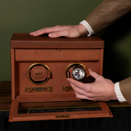 More than just a watch winder, the Wolf Brogue Double Winder with Storage is a statement piece for serious collectors. Combining advanced watch care with luxurious natural materials, it offers the perfect balance of functionality, protection, and classic design.