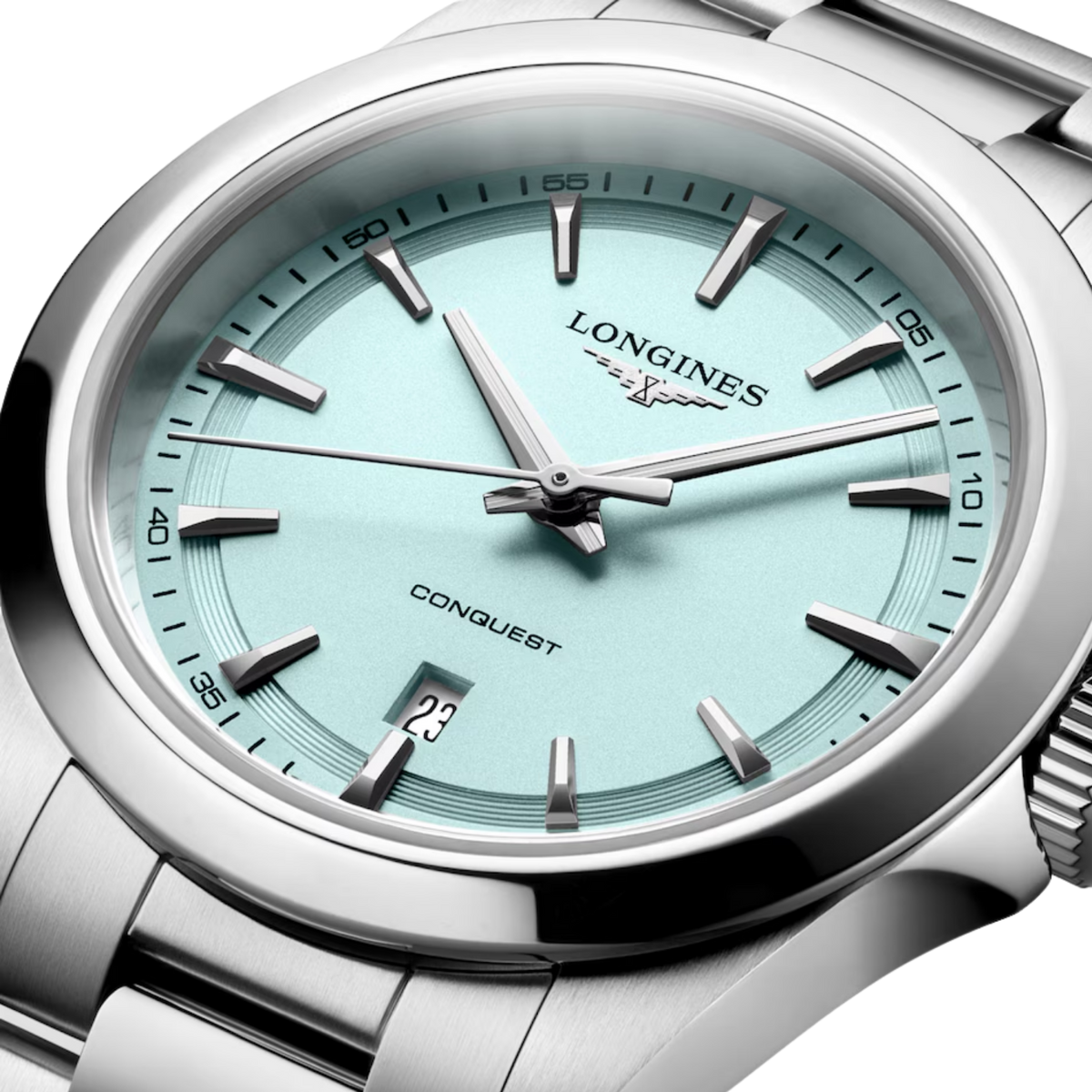 A modern classic, the Longines Conquest blends refined craftsmanship with versatile style for any occasion.