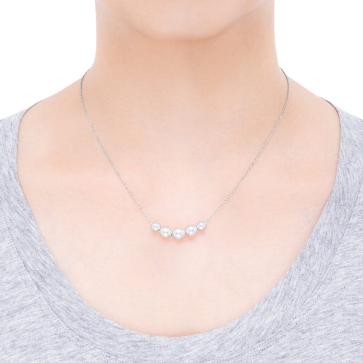 Contemporary versatility meets Mikimoto's celebrated pearl craftsmanship in this Pearls in Motion Akoya Cultured Pearl Pendant.