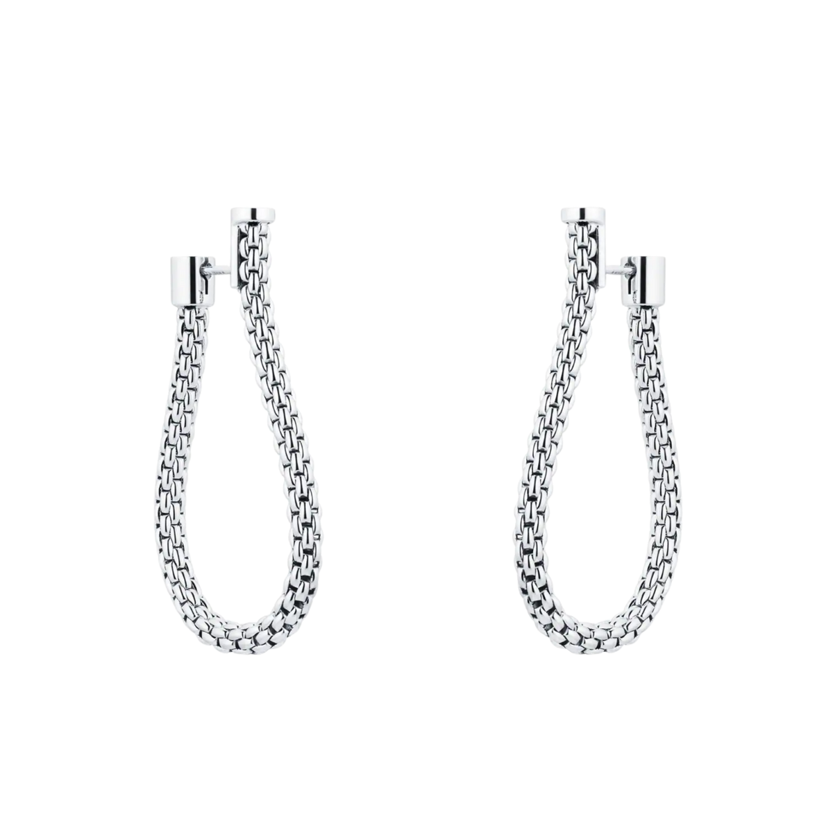 Crafted in FOPE’s signature 18ct white gold, the design reflects the brand’s focus on fluidity and comfort.