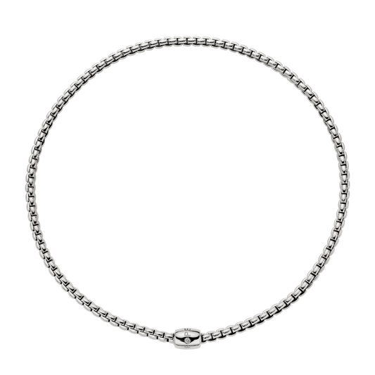 Crafted in 18ct white gold, this FOPE Solo Flex'it necklace combines effortless comfort with understated elegance. 
