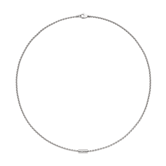 Elegant in its simplicity, this FOPE Aria necklace is crafted in 18ct white gold and finished with a delicate 0.02ct diamond. Its lightweight design makes it a beautiful piece for everyday wear.