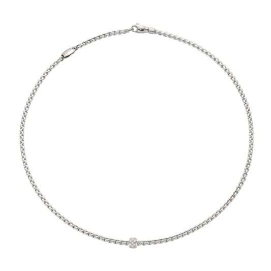 A delicate expression of Italian craftsmanship, this FOPE Eka necklace blends sleek 18ct white gold with a subtle diamond pavé detail. 