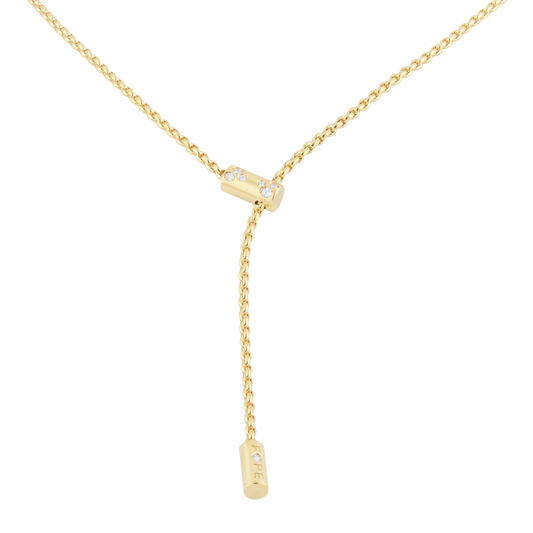 Elegant and understated, this FOPE Aria necklace is crafted in 18ct yellow gold and finished with a delicate 0.02ct diamond. Its 43cm length makes it a timeless piece.
