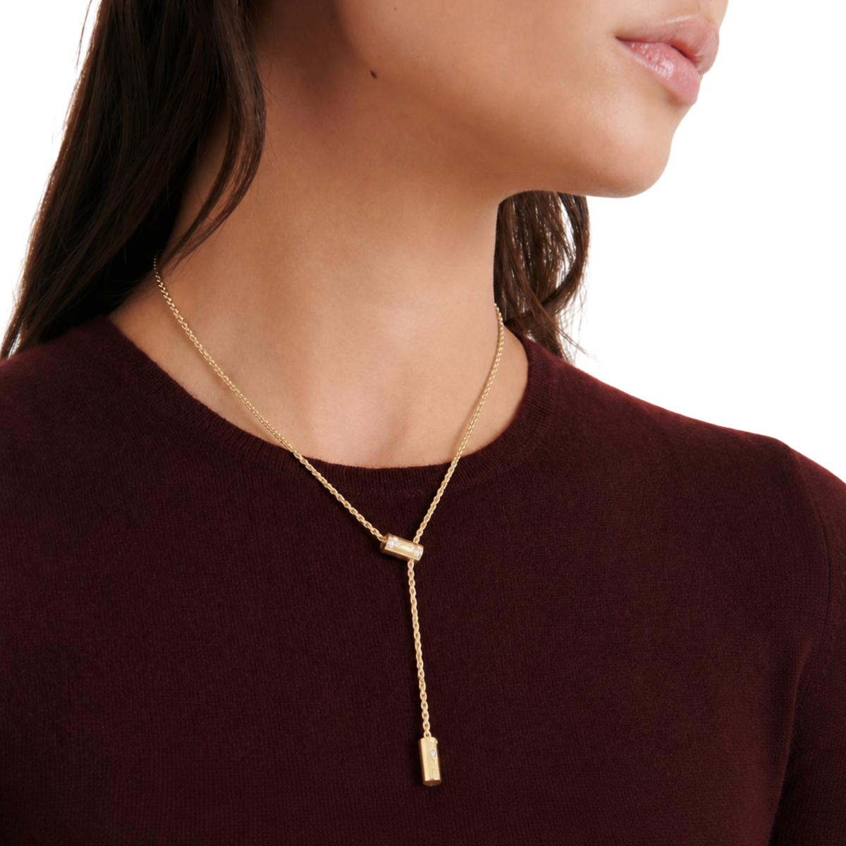 From the Aria collection, this 43cm necklace combines fine 18ct yellow gold with a subtle diamond accent. 