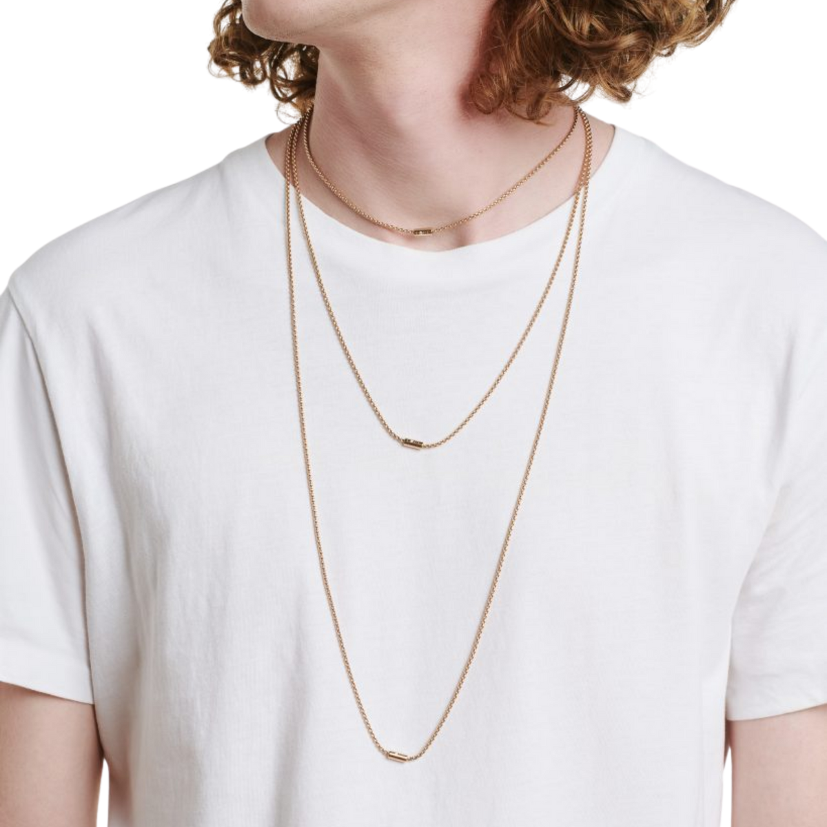 From the Aria collection, this 60cm necklace combines polished 18ct yellow gold with a subtle diamond accent. Lightweight and refined, it brings effortless luxury to everyday styling.
