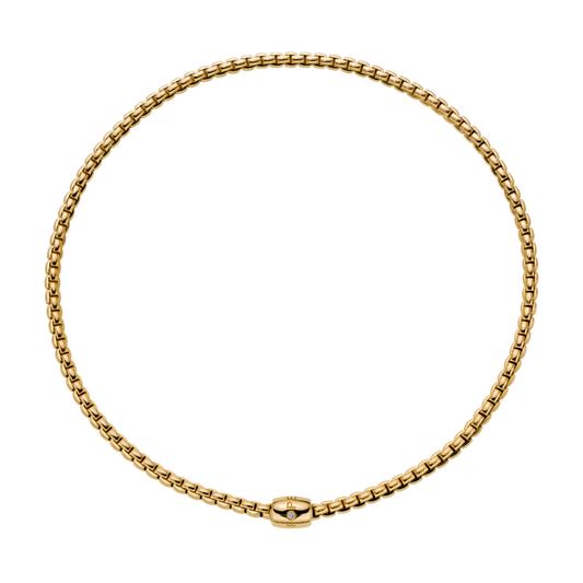Crafted in 18ct yellow gold, this FOPE Eka necklace is finished with a sparkling 0.10ct diamond set white gold rondel. The 43cm length creates an elegant fit that's perfect for everyday wear.