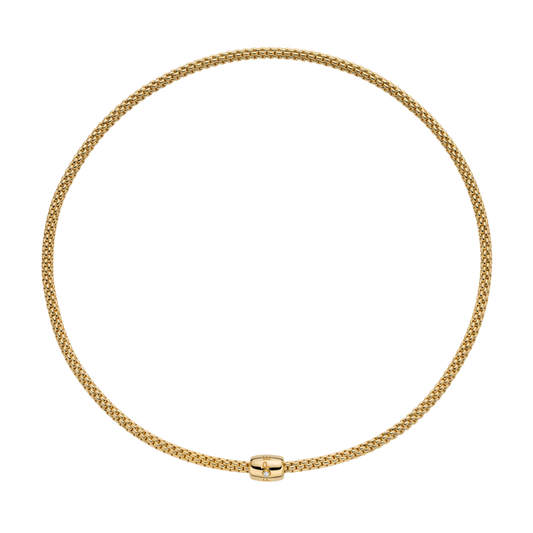 This FOPE Prima Flex’it necklace is crafted in 18ct yellow gold with a delicate 0.01ct diamond accent. Designed at 40cm, it sits beautifully at the collarbone.