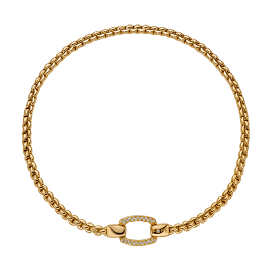 Crafted in 18ct yellow gold, this FOPE Flex’it necklace features a striking 0.65ct diamond pavé clasp. 