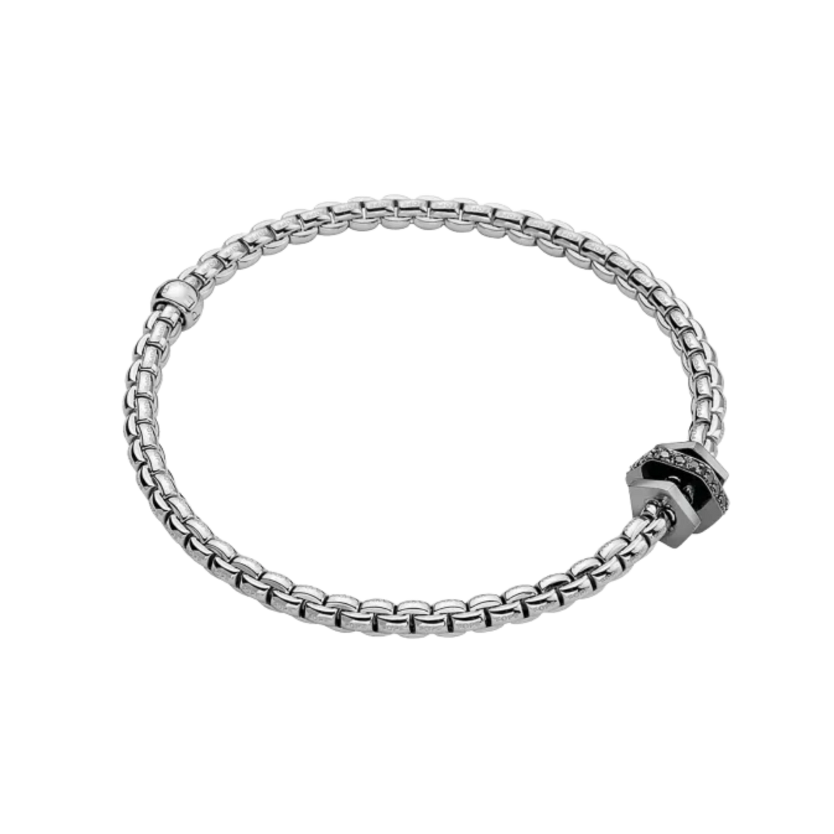 Elegant and versatile, this FOPE Eka Flex’it bracelet is crafted in 18ct white gold and accented with a 0.15ct pavé diamond rondel. The Medium size ensures a smooth, natural fit on the wrist.