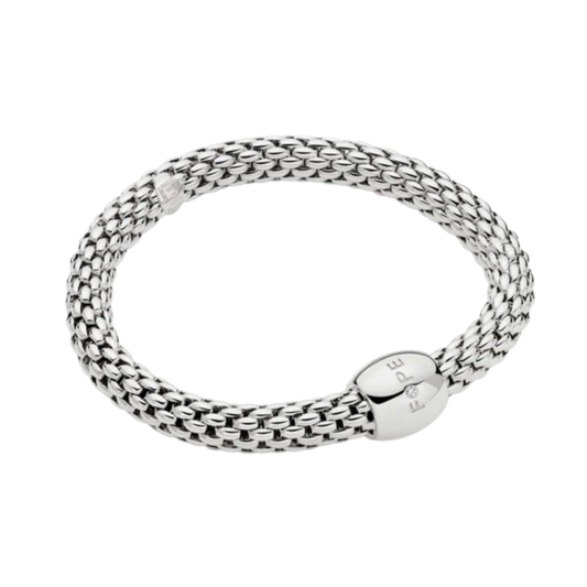 Crafted from 18ct white gold, this medium FOPE Love Nest bracelet features a single  diamond and the brand's signature Flex'it expandable design.