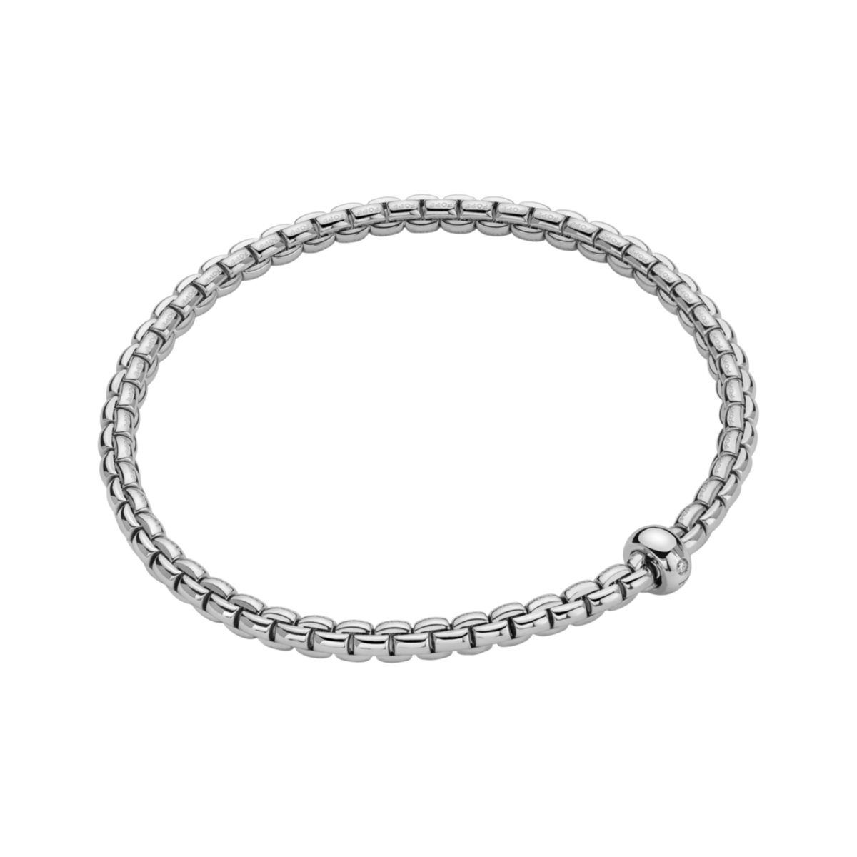 A timeless addition to the FOPE Eka collection, this small 18ct white gold bracelet is finished with a single 0.01ct diamond and the signature Flex'it design.
