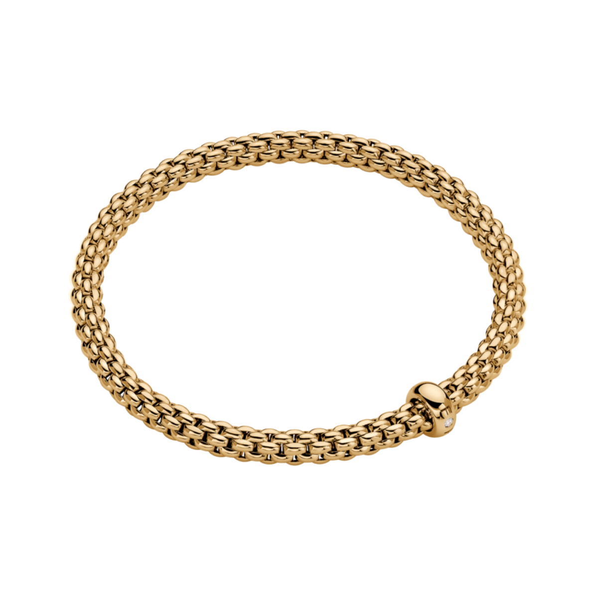 A polished 18ct yellow gold finish and a single 0.01ct diamond give this medium FOPE Solo bracelet a timeless, understated elegance.