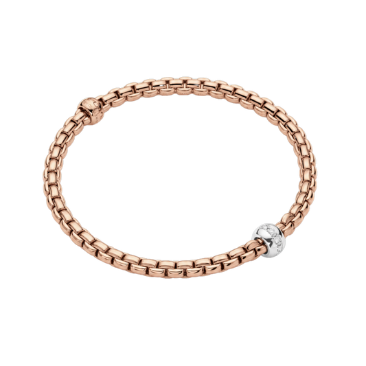 Warm 18ct rose gold gives this medium FOPE Prima bracelet its elegant character, enhanced by a single 0.01ct diamond and the signature Flex'it design.