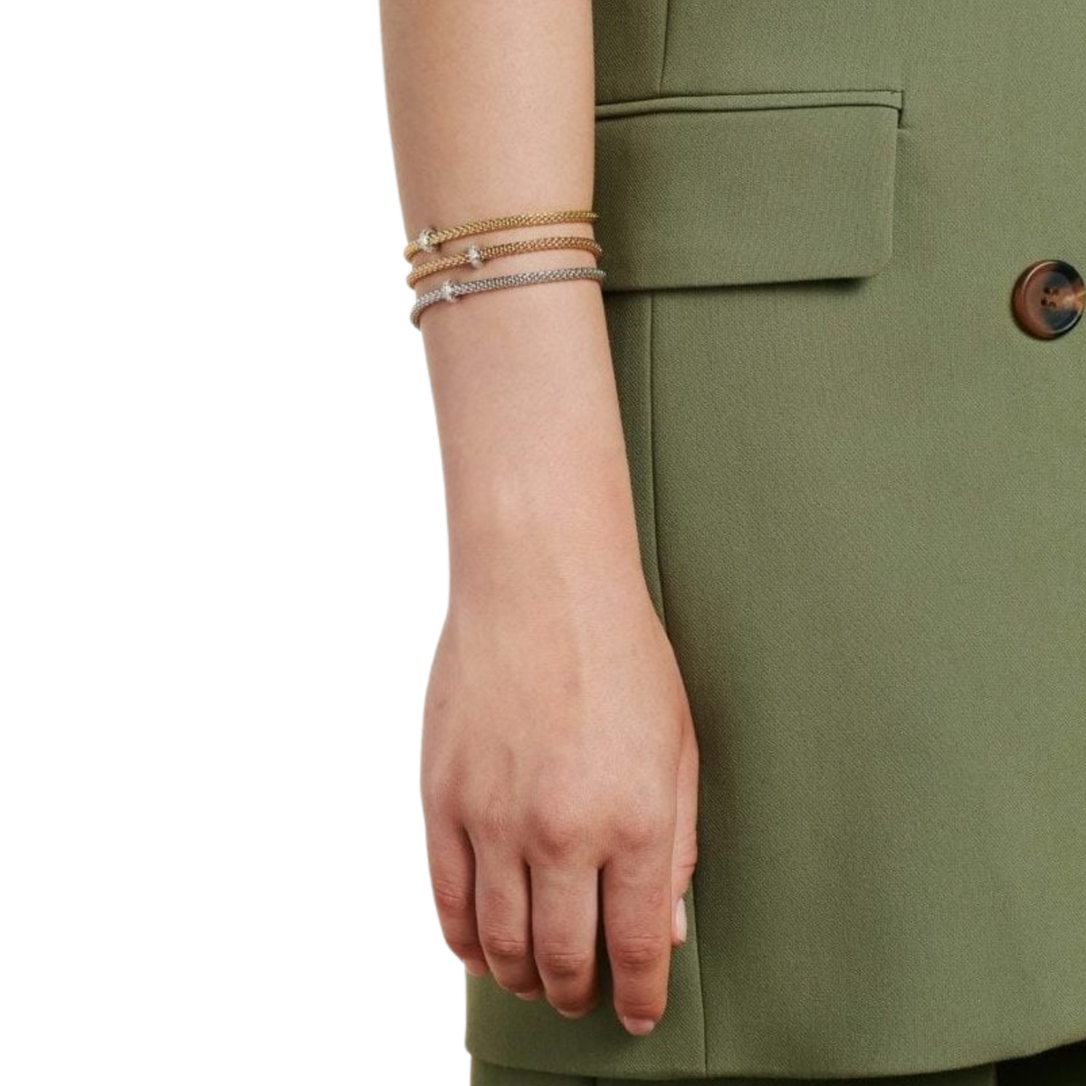 Warm rose gold tones and a brilliant 0.18ct diamond accent make this medium FOPE Prima bracelet an elegant choice for everyday luxury.