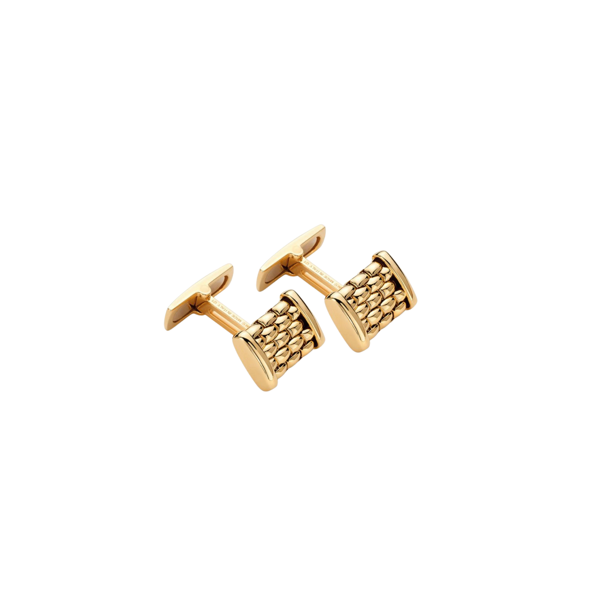 Crafted in luxurious 18ct yellow gold, these FOPE Panorama cufflinks showcase the collection's distinctive woven design with timeless Italian elegance.
