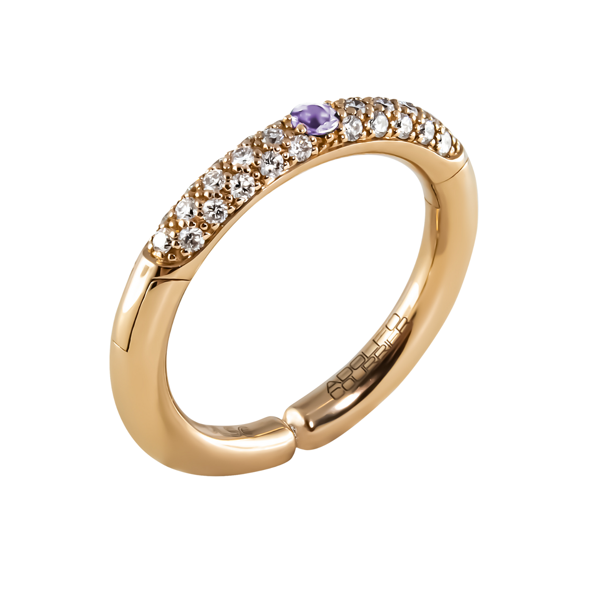 A beautiful blend of sparkle and soft colour, this 18ct yellow gold Populse Lilla ring features 0.29ct of brilliant round diamonds, centred around a delicate 0.09ct lilac sapphire.