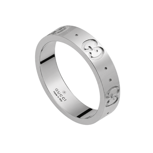Timeless and effortlessly stylish, this Gucci Icon Ring in size 16 is crafted from polished 18ct white gold and finished with the House's signature GG engraving for a refined designer look.