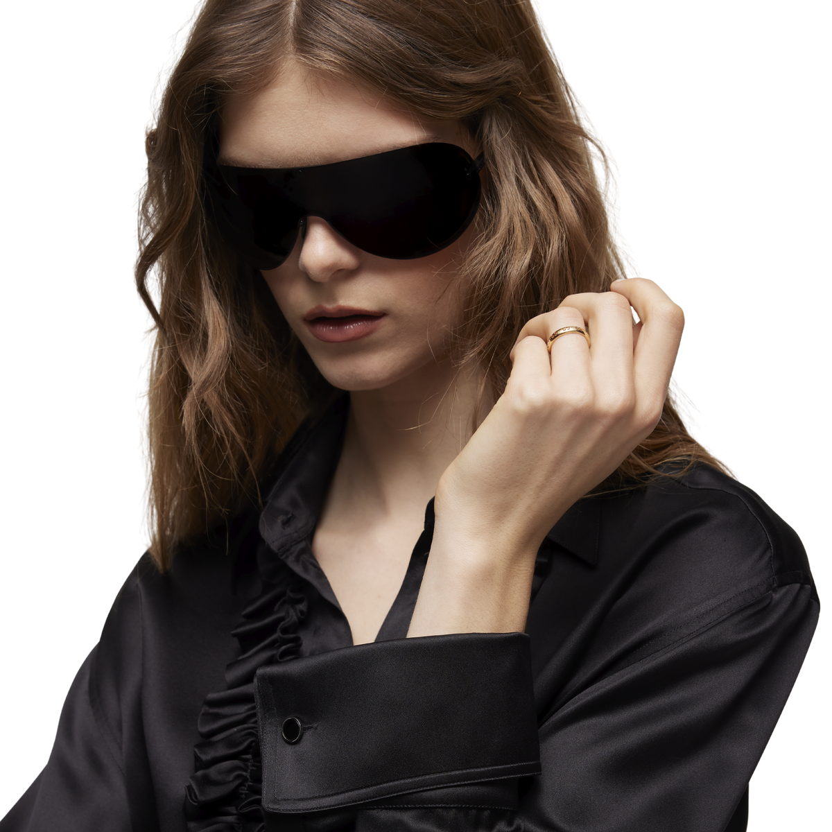 Crafted from 18ct yellow gold, this Gucci Icon Ring pairs a polished finish with the iconic openwork GG pattern for a refined contemporary look.