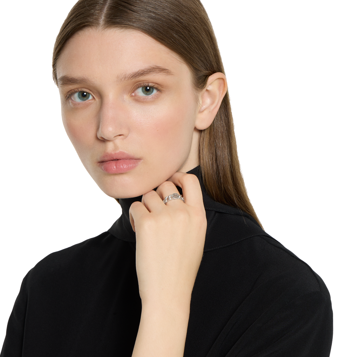 Gucci Interlocking G sterling silver ring featuring an engraved logo motif