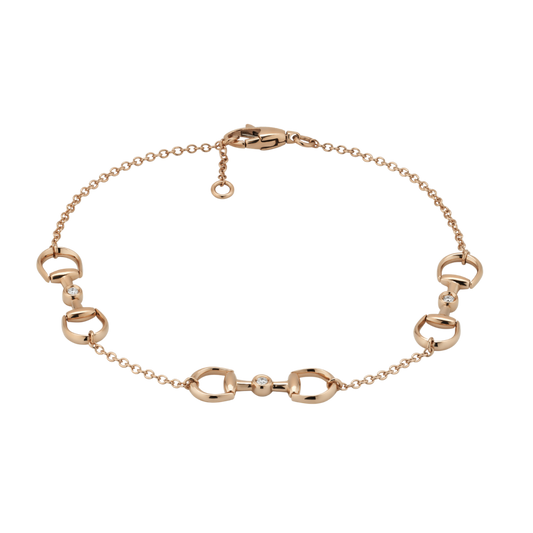 A delicate expression of Gucci’s equestrian heritage, this Horsebit mini bracelet is crafted from polished 18ct rose gold and finished with a refined diamond detail.