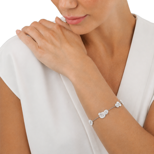 A bracelet you'll reach for every day. Lightweight, elegant and beautifully detailed, the White Cluster Daisy Bracelet is perfect worn solo or stacked your way.