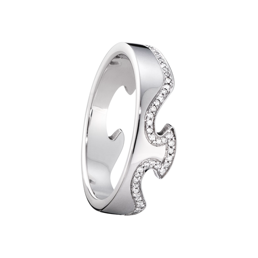 The Georg Jensen Fusion End Ring is crafted in 18ct white gold and set with 0.19ct of brilliant-cut diamonds, creating a refined design that shines beautifully on its own or paired with other Fusion rings.