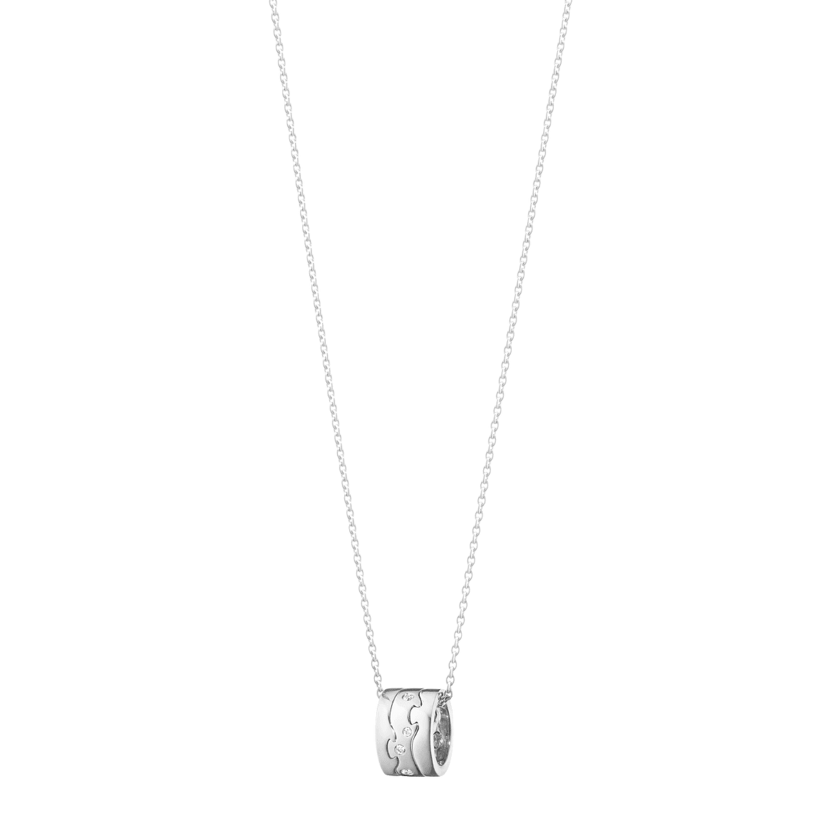 The Georg Jensen Fusion Diamond Pendant is crafted in 18ct white gold with three beautifully interlocking elements, highlighted by 0.05ct of brilliant-cut diamonds for a timeless finish.