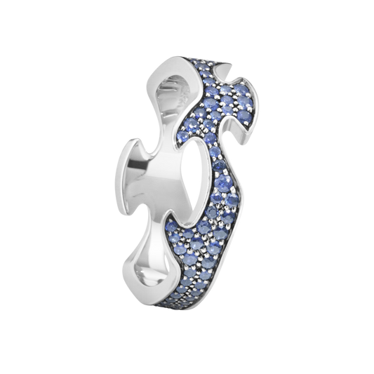 The Georg Jensen Fusion Centre Ring is crafted in 18ct white gold and set with 0.85ct of blue sapphires, creating a bold yet elegant design inspired by the iconic Fusion collection.