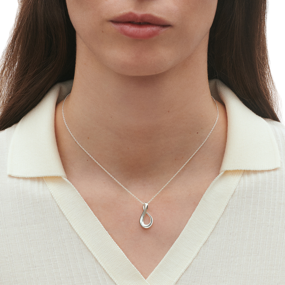 Inspired by the mathematical symbol for infinity, the design is often associated with eternal love, connection, and endless possibilities. Combining meaningful symbolism with Georg Jensen's signature craftsmanship, the Infinity Necklace is a timeless gift and a piece to treasure for years to come.