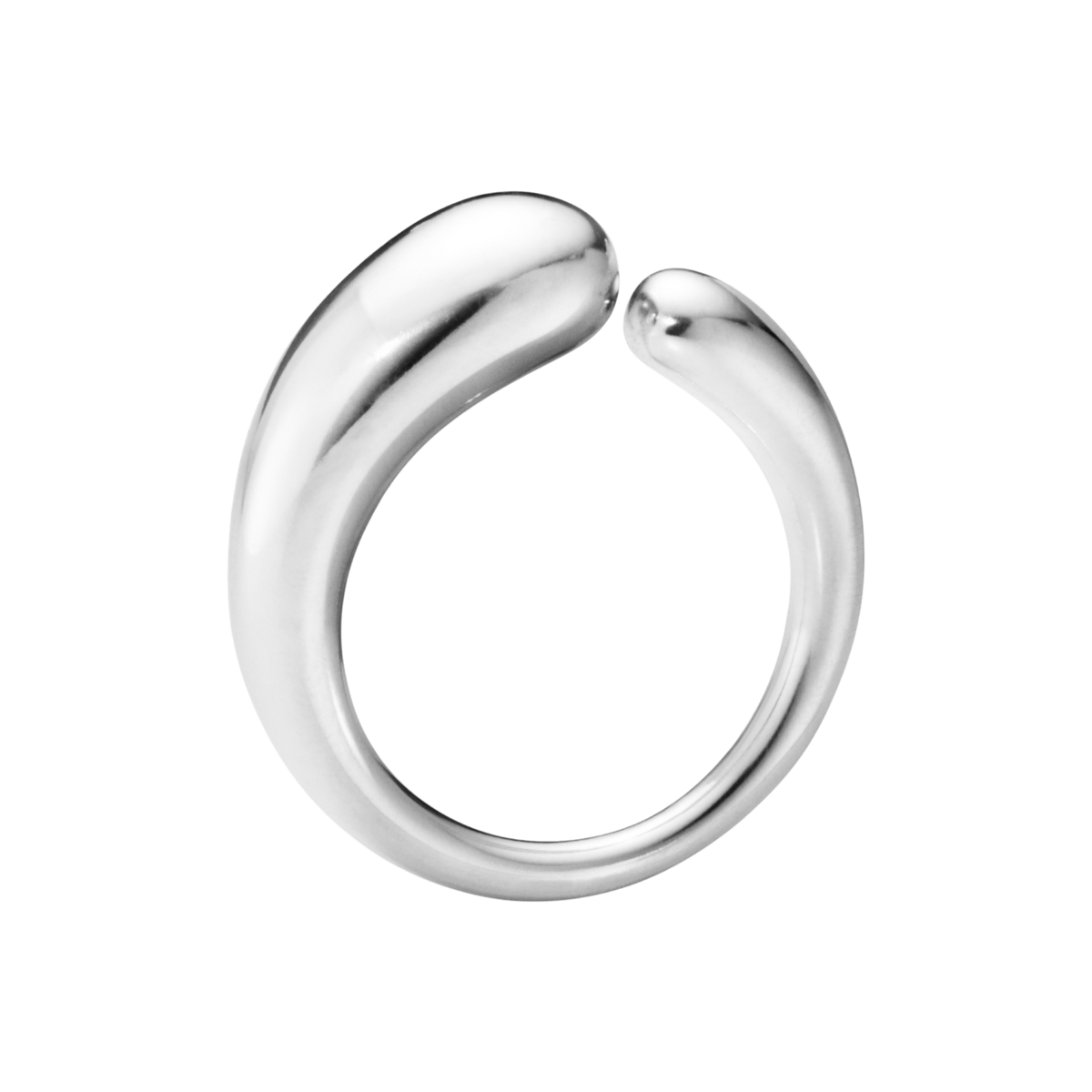 Combining meaningful symbolism with exceptional craftsmanship, the Georg Jensen Mercy Small Ring is designed to be worn and treasured for years to come. Elegant, versatile, and instantly recognisable, it captures the essence of modern luxury while celebrating compassion, personal growth, and individuality.
