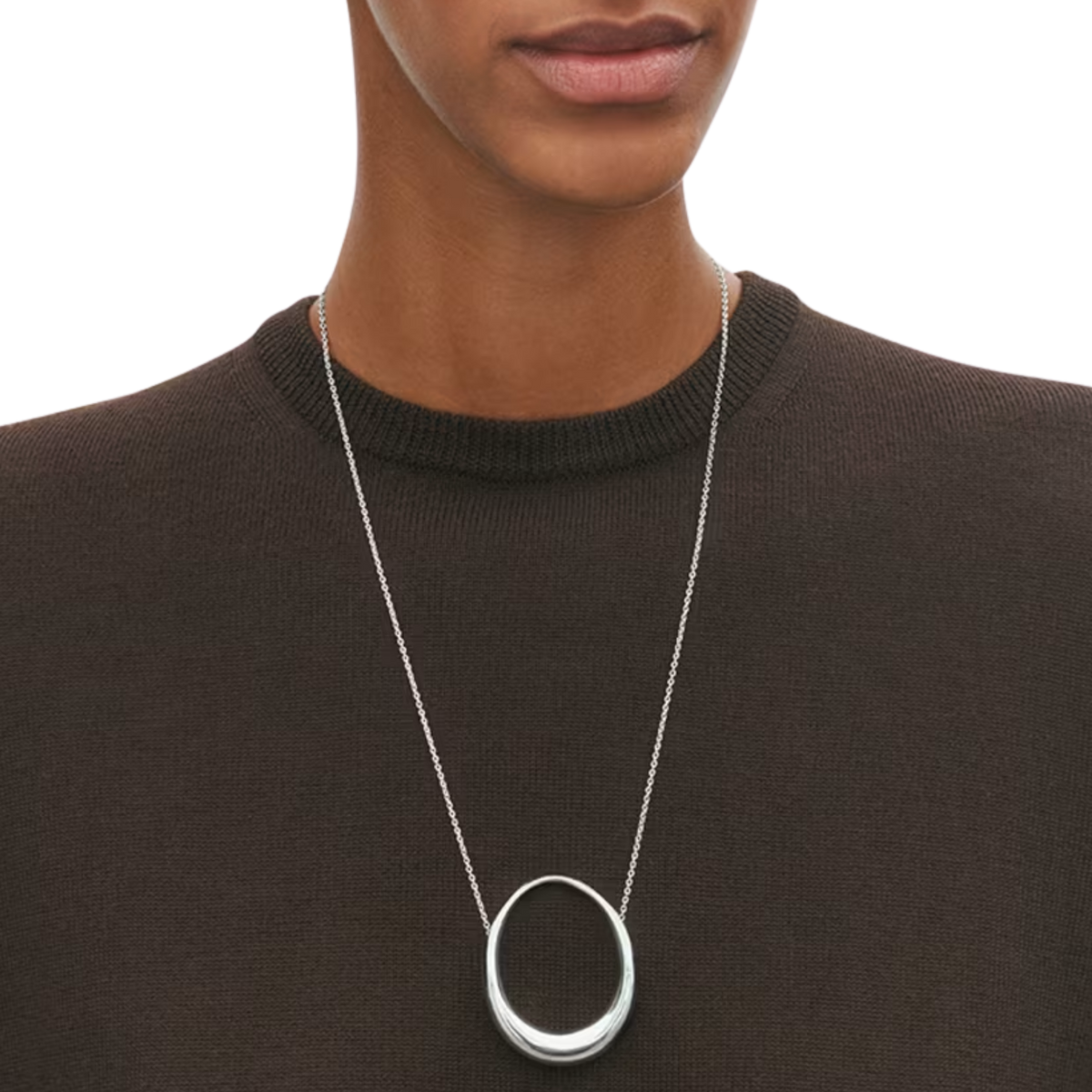 This sterling silver necklace is the ideal choice for anyone who loves jewellery that's both contemporary and full of character.