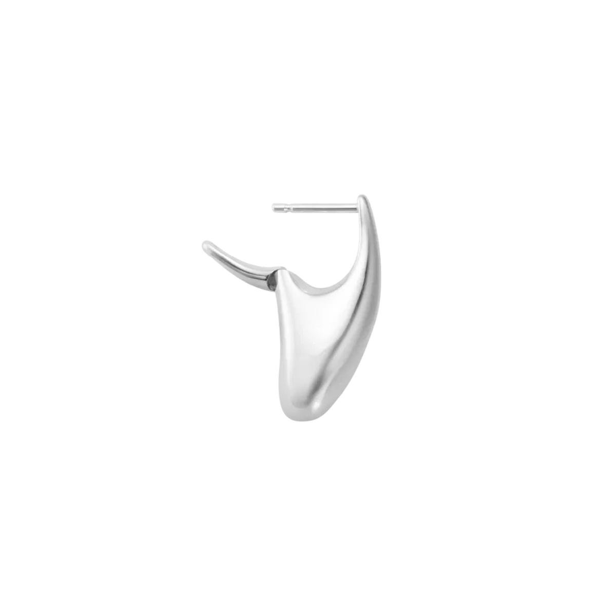 Discover the Georg Jensen Reflect Small Earrings, crafted from sterling silver with sculptural interlocking forms designed by Jacqueline Rabun.