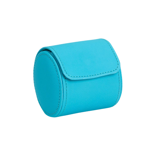 The WOLF 1834 Tutti Frutti Single Watch Roll in Turquoise delivers a fresh, modern approach to luxury watch storage.
Finished in vibrant vegan leather, it combines bold colour with a compact, travel-ready design.
A practical yet stylish solution for safely carrying a single automatic watch.