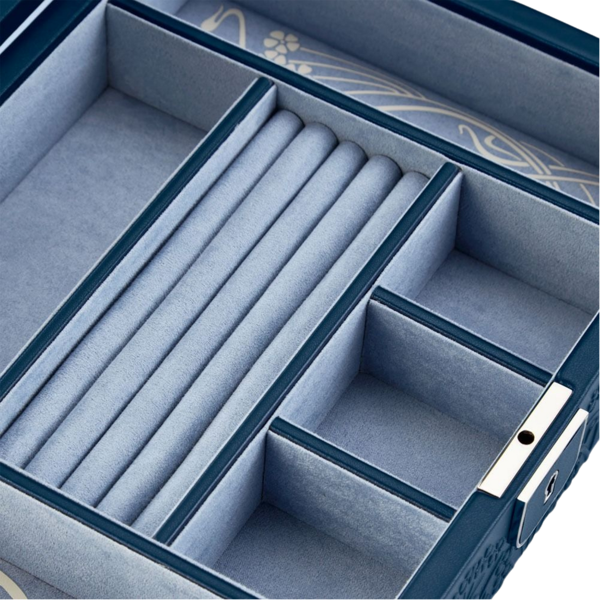 The exterior is crafted from innovative bio-based materials with a textured embossed finish for added depth and durability.
Inside, WOLF’s patented LusterLoc lining helps protect jewellery from tarnishing for up to 35 years under normal storage conditions.
Every detail is designed with long-term preservation in mind.