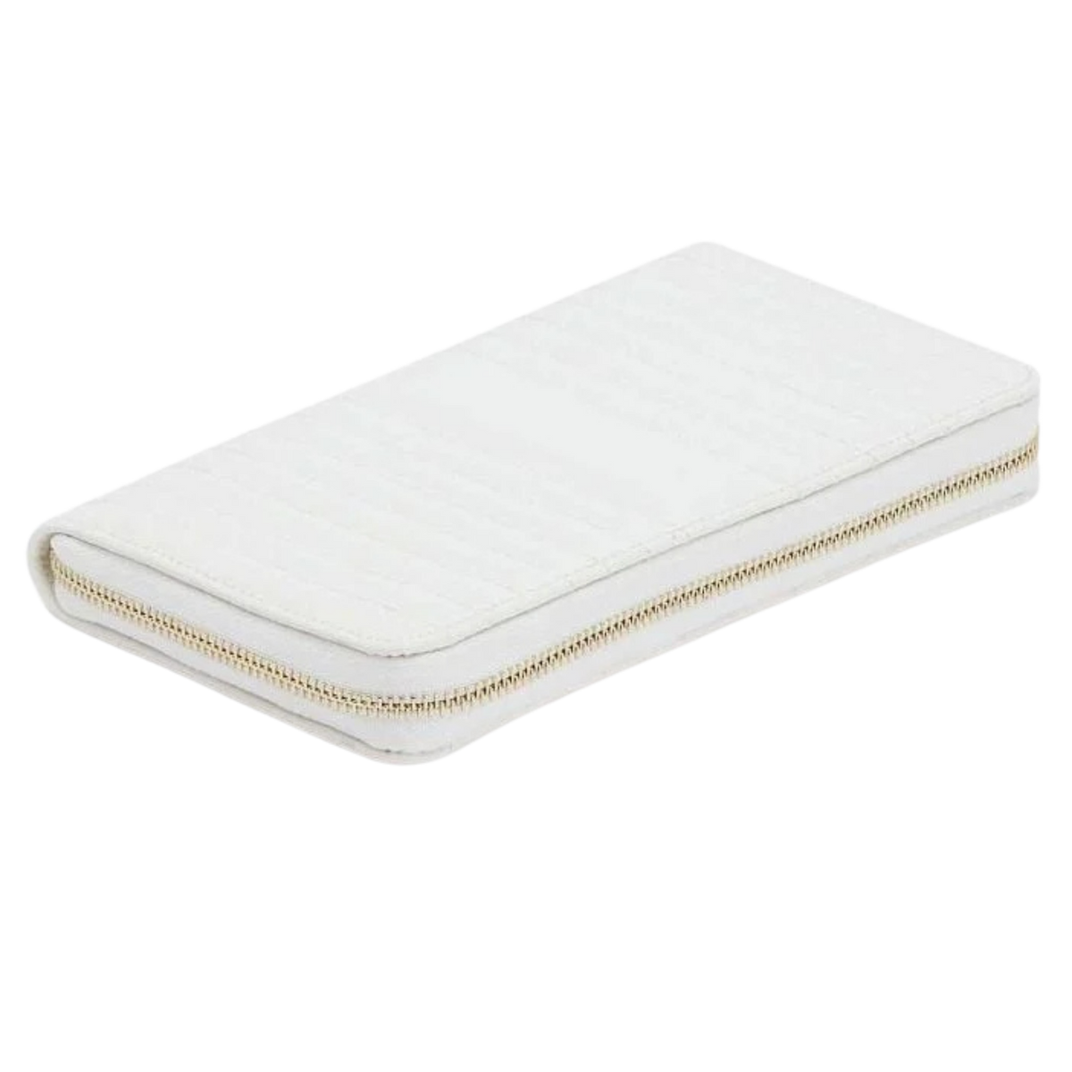 Compact and lightweight, the Maria Portfolio slips easily into a suitcase, handbag, or carry-on.
It is designed for effortless travel organisation while maintaining a polished, sophisticated appearance.
A functional piece that brings order and elegance to jewellery storage wherever you go.