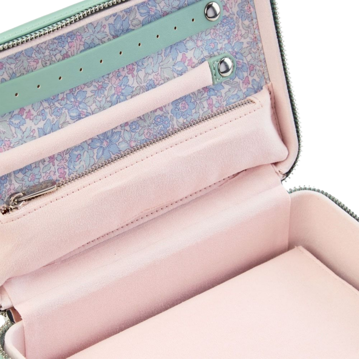 Designed for modern jewellery lovers, this Wolf x Liberty Medium Zip Case pairs a sophisticated sage green finish with premium craftsmanship, creating a stylish and practical way to keep treasured pieces secure wherever you go