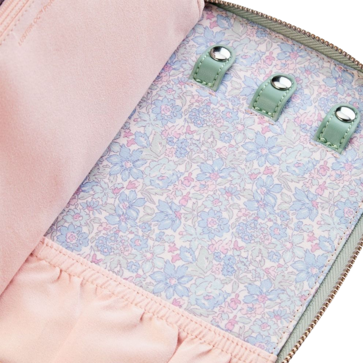 Inside the Wolf x Liberty Travel Portfolio, dedicated storage for rings, earrings and necklaces helps keep treasured pieces organised and tangle-free, while the patented LusterLoc™ lining helps protect jewellery from tarnishing over time.