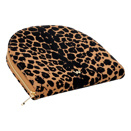 Designed for effortless travel, the Wolf Savanna Jewellery Portfolio features a slim, sophisticated profile that slips neatly into a handbag, tote, or suitcase while keeping treasured jewellery organised and protected.