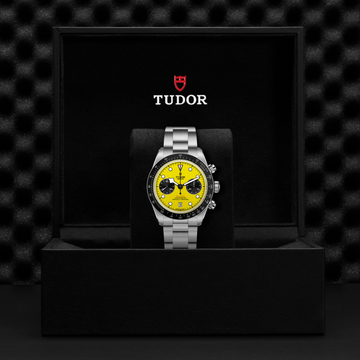 Designed for those who appreciate standout style, this 39mm Black Bay Chrono features a tachymeter bezel, automatic chronograph movement and a comfortable stainless steel bracelet.