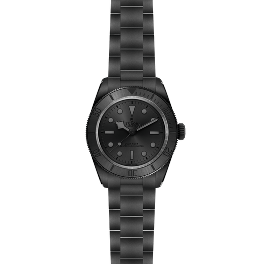 Designed for those who appreciate understated style, the TUDOR Black Bay Ceramic blends exceptional performance with a distinctive all-black aesthetic that stands out.