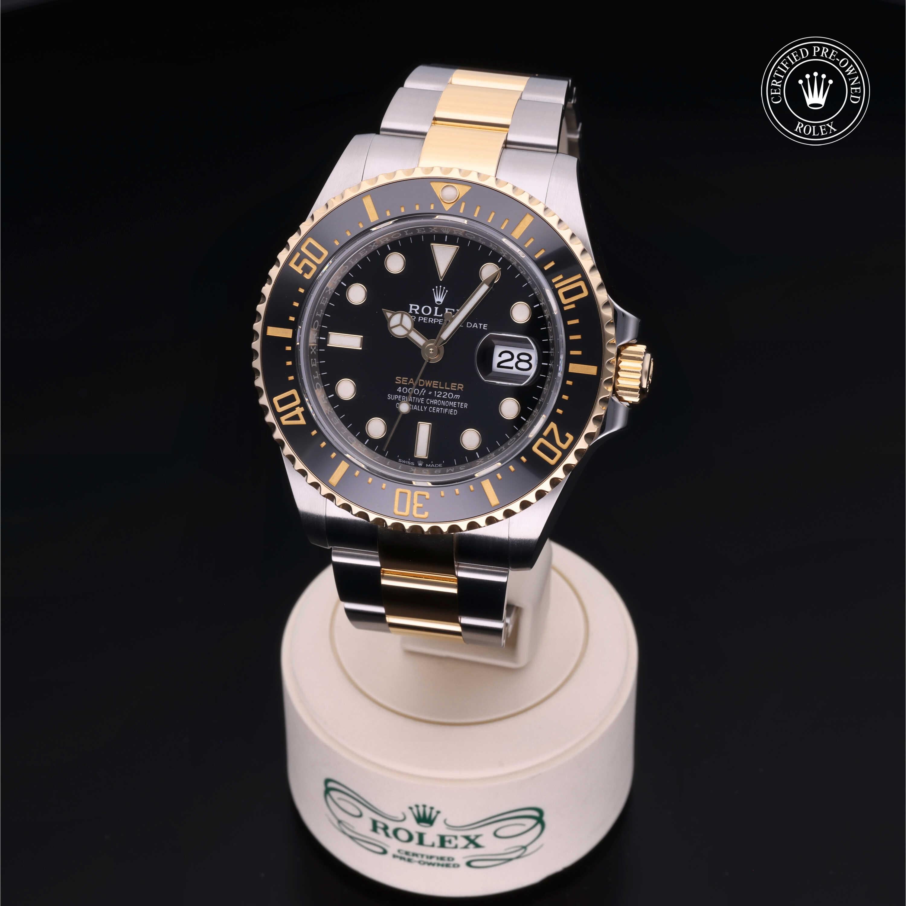 Rolex Sea-Dweller 43 - 360° view