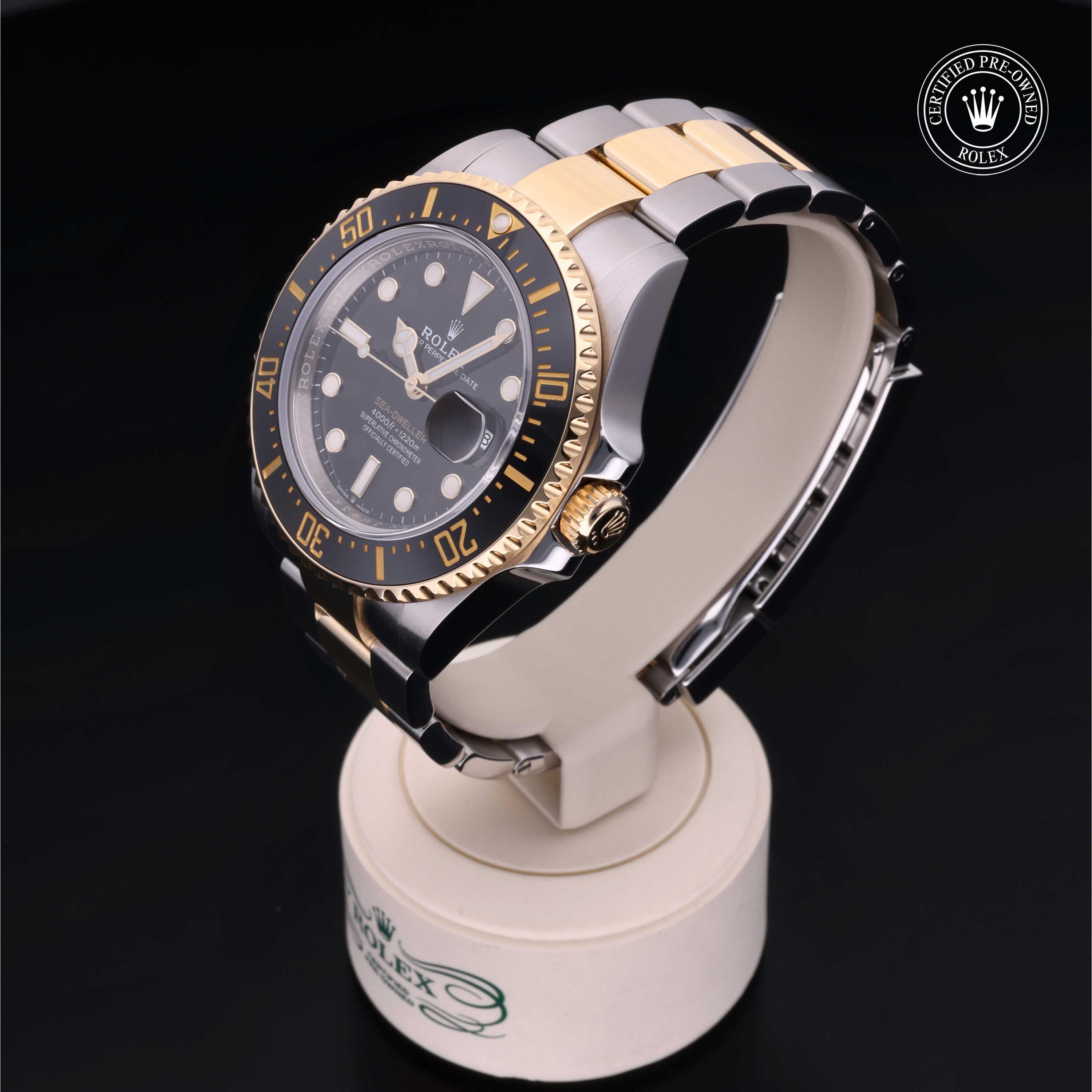 Rolex Sea-Dweller 43 - 360° view