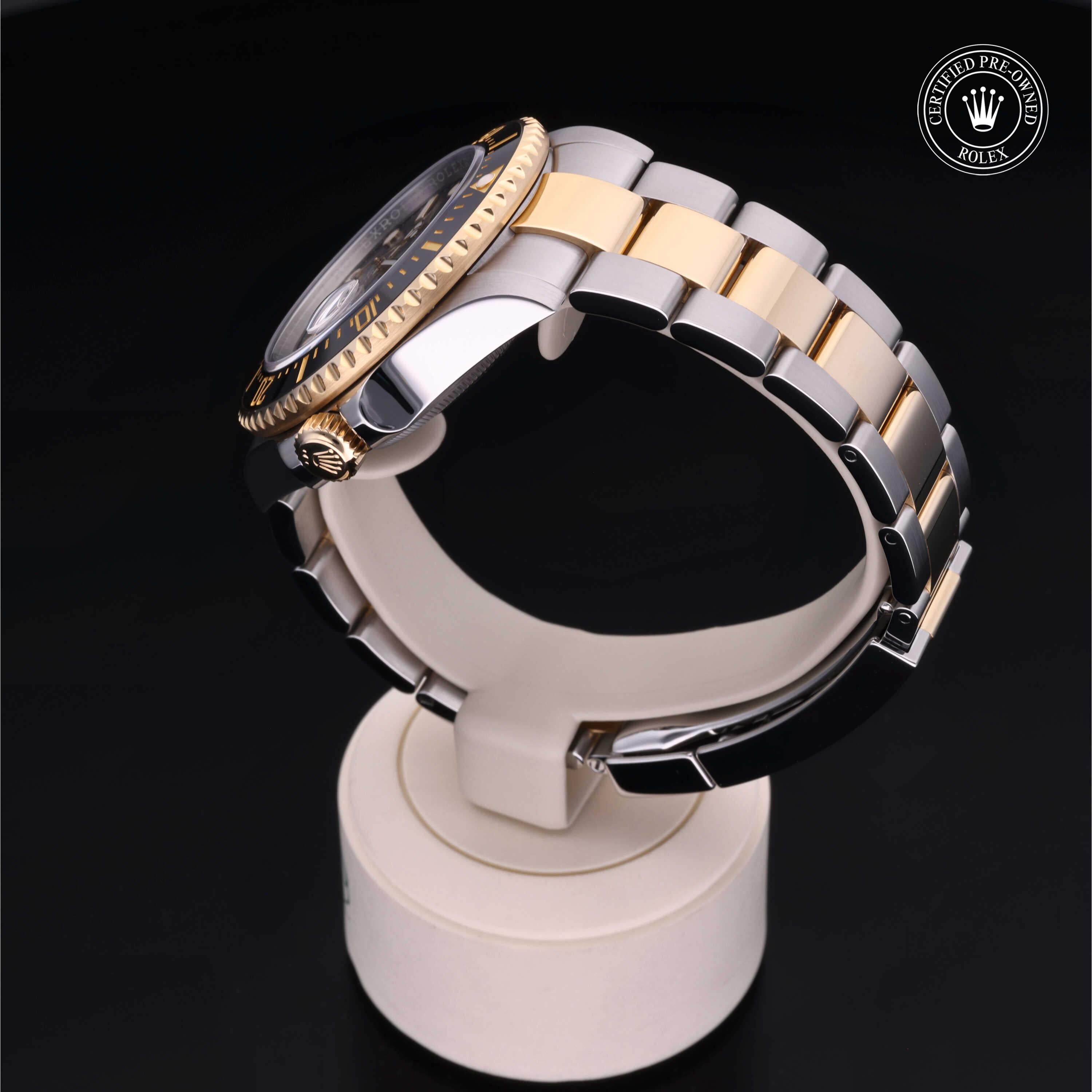 Rolex Sea-Dweller 43 - 360° view