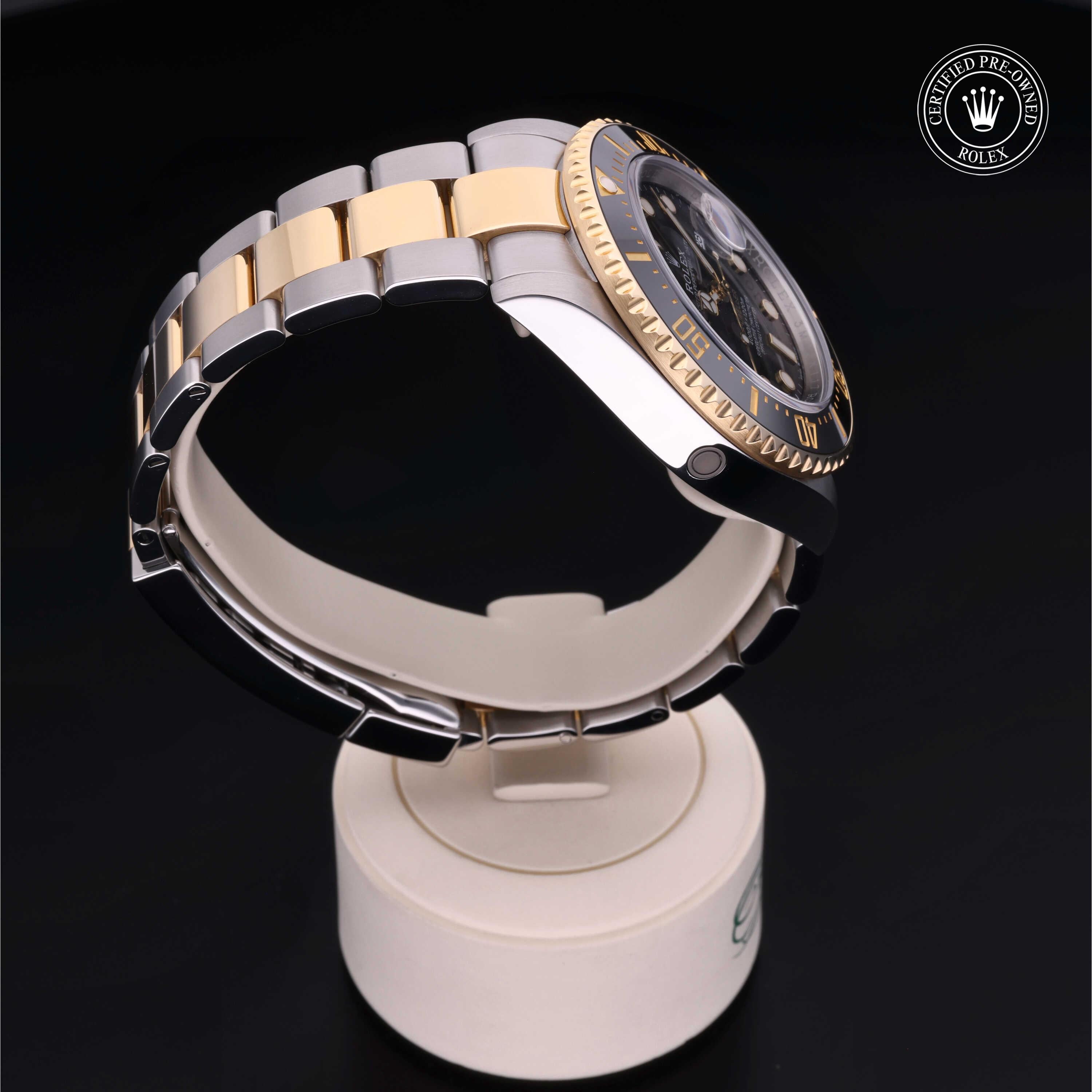 Rolex Sea-Dweller 43 - 360° view