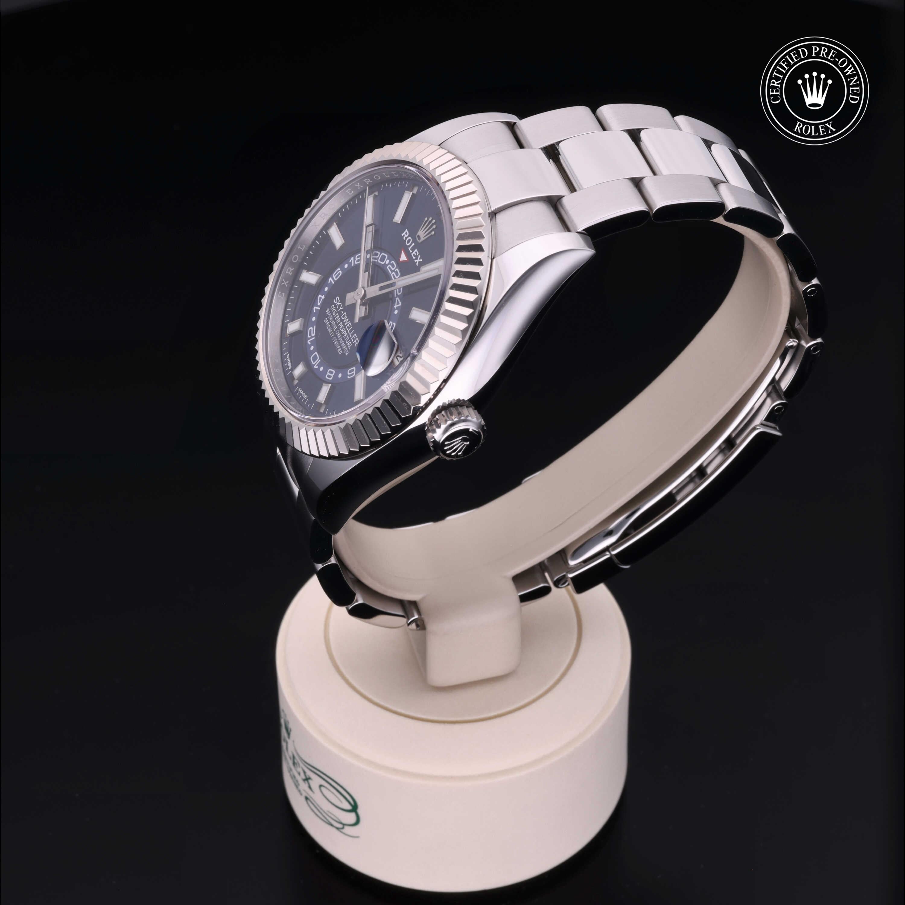 Rolex Sky-Dweller 42 - 360° view