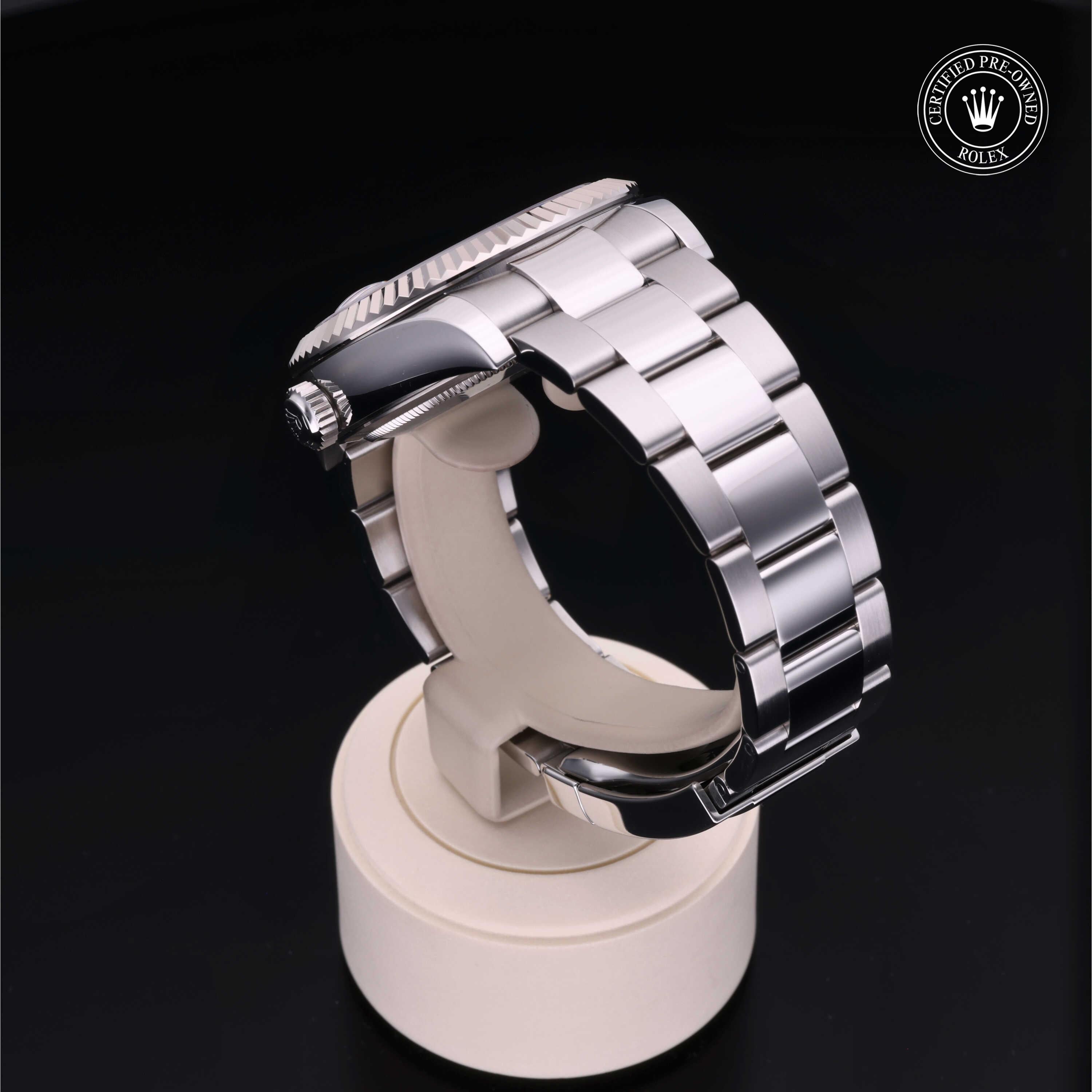 Rolex Sky-Dweller 42 - 360° view