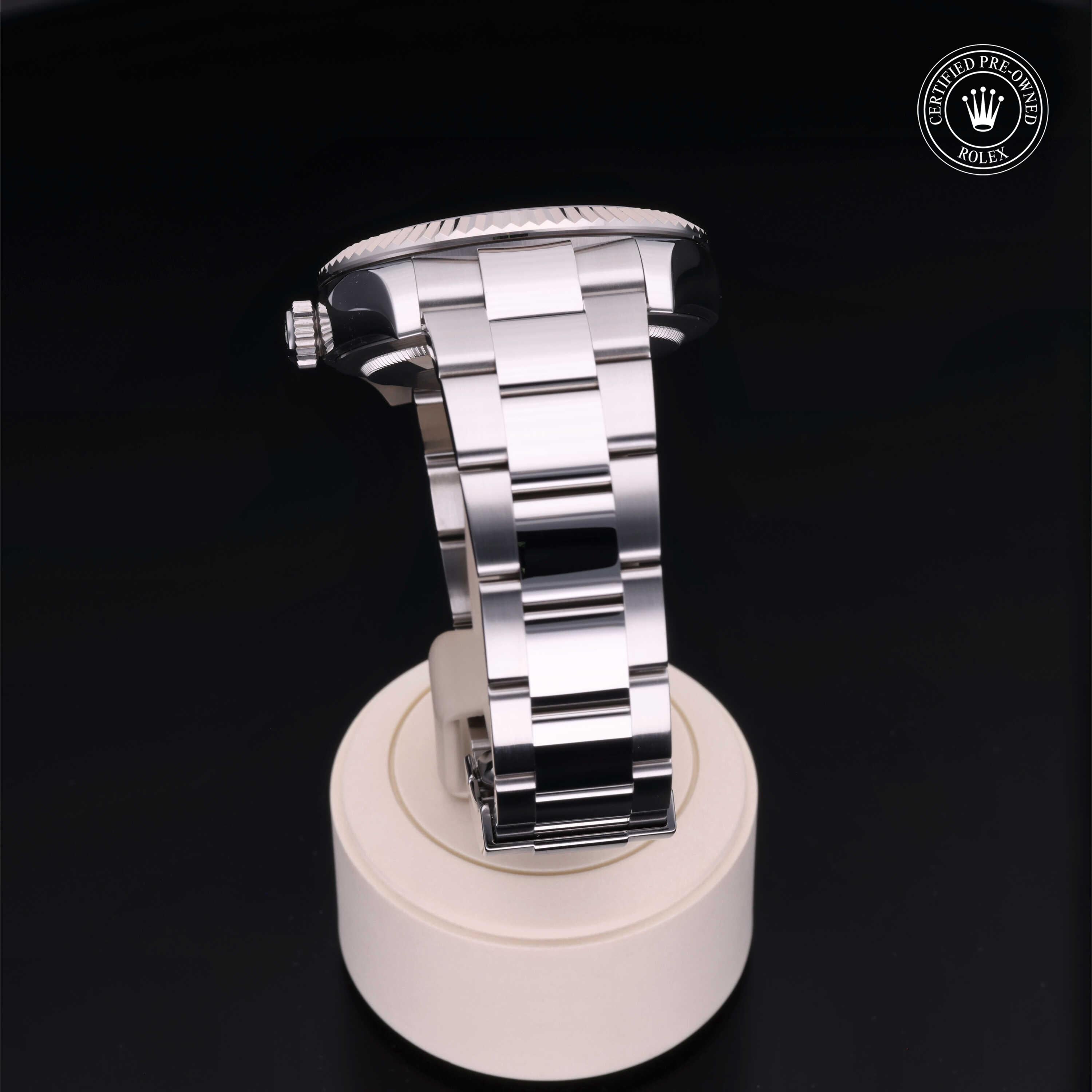 Rolex Sky-Dweller 42 - 360° view